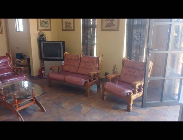 OFFICE PROPERTY TO RENT IN CROSSMOOR